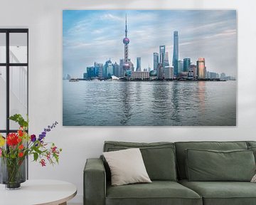 Shanghai Skyline  van Inge van den Brande