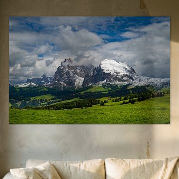 Panorama de la Seiser Alm ou Alpe di Siusi dans les Dolomites sur Sjoerd van der Wal Photographie