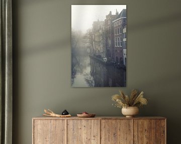 Mist boven de Oudegracht in Utrecht (1) van André Blom Fotografie Utrecht