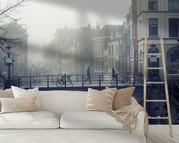 Street photography in Utrecht. The Maartensbrug in Utrecht with pedestrians in the fog by André Blom Fotografie Utrecht
