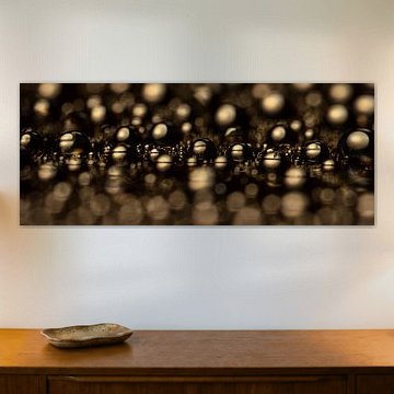 The Power of Simplicity – The Reflection of Drops by Marjolijn van den Berg