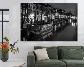 The Hague by night in Black and White van Meliza  Lopez