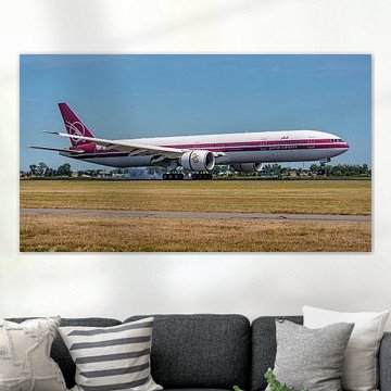 Qatar Airways Boeing 777-300 in retro livery. by Jaap van den Berg