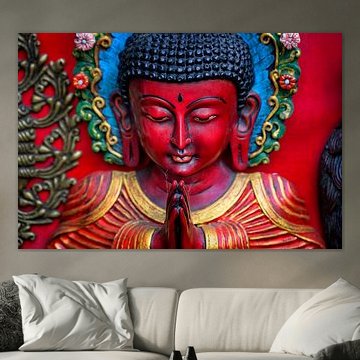 Buddha-Statue in gelassener Konzentration