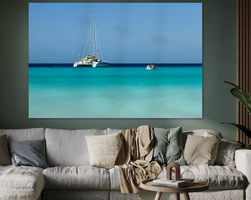 Catamaran at "klein Curacao" no. 3 von Arnoud Kunst
