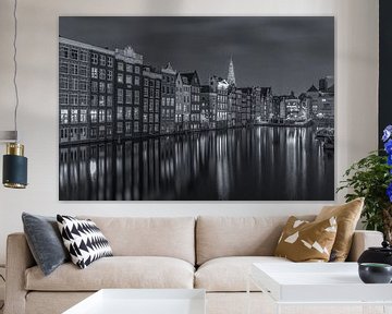 Damrak in Amsterdam in de avond in zwart-wit - 1 von Tux Photography