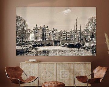 Maisons de Canal dans le centre d'Amsterdam, en noir et blanc