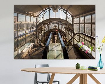 Station de Den Bosch auvents nostalgiques originaux au-dessus des plates-formes sur Eugene Winthagen
