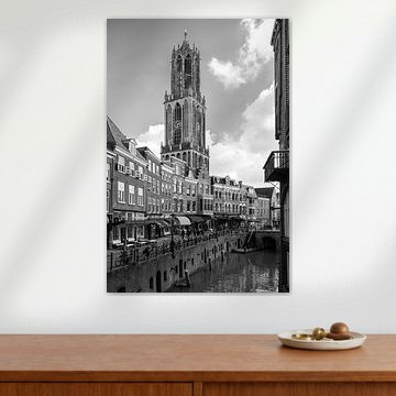 La cathédrale d'Utrecht vue de Stadhuisbrug en noir et blanc