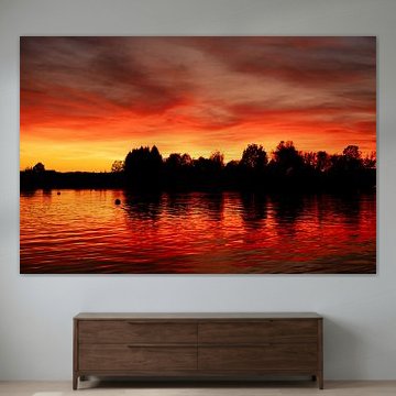 Sunset over the lake – as the day draws to a close