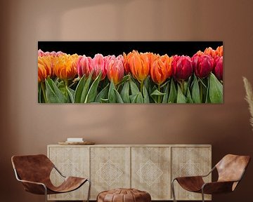 Stilleven met gekleurde tulpen van eric van der eijk