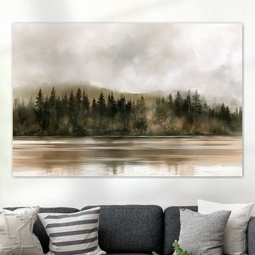Mistig landschap met een meer en altijdgroene bomen