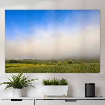Sommerlandschaft beim Hofgut Dauenberg mit Kapelle und sich auflösendem Nebel - Eigeltingen im Hegau - Landkreis Konstanz von BlattArt - Christine Horn
