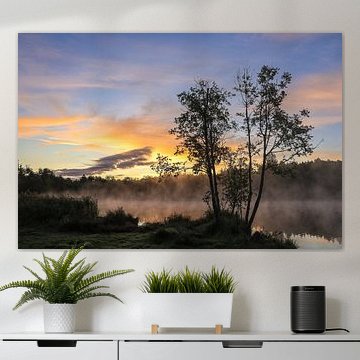 Ochtendmist boven de Schwackenreuter-meren vlak voor zonsopgang van BlattArt - Christine Horn