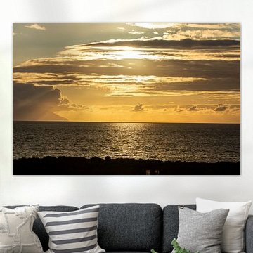 ZONSONDERGANG AAN HET STRAND