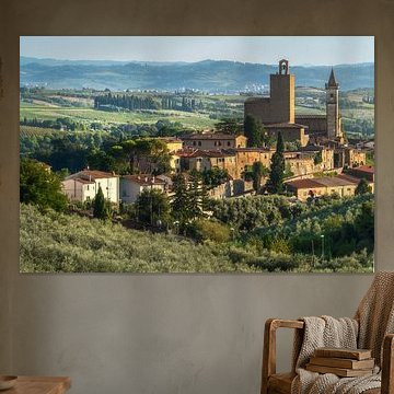 Vinci, uitzicht op het dorp, olijfgaarden, de heuvels van Montalbano, Toscane