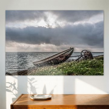 Zonnestralen boven het IJsselmeer