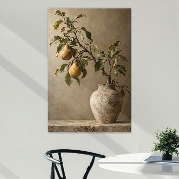 Botanisches Stillleben mit Birnen in einer rustikalen Vase