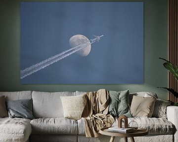 Aircraft and the Moon van Erich Werner