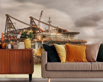 dcv Thialf verlaat de Rotterdamse haven. van Dick Kattestaart