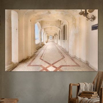 Corridor of the Casino in Constanta. by Roman Robroek - Photos of Abandoned Buildings