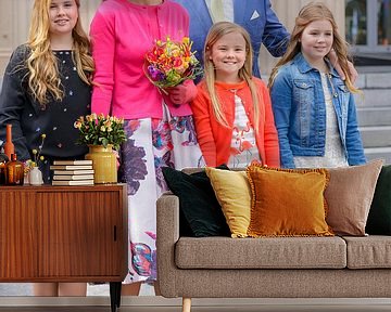 De Koninklijke familie poseert tijdens Koningsdag 2016 in Zwolle van Sjoerd van der Wal Fotografie