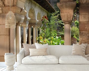 Sfeervolle kloostertuin /  Atmospheric monastery garden /   Jardin du monastère atmosphérique van Margriet's fotografie