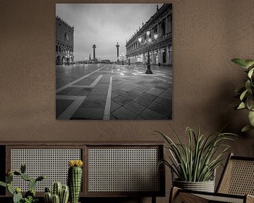 Italië in vierkant zwart wit, Venetië - San Marco plein I von Teun Ruijters