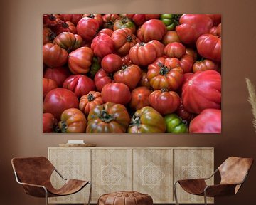 Verse tomaten voor de muur van Tanja Riedel