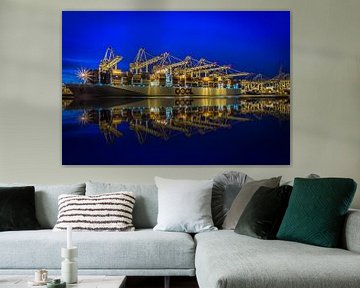 Maasvlakte Rotterdam in de avond.