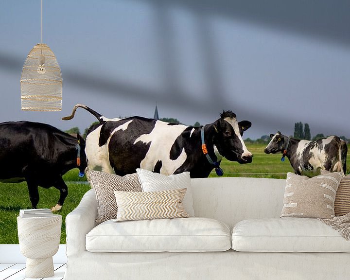Sfeerimpressie behang: Springende koe van PJG Design