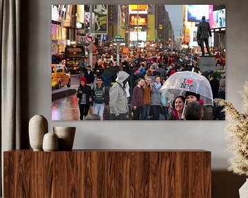 Times Square in New York op een regenachtige avond