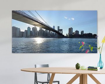 Brooklyn Bridge in New York over de East River voor zonsondergang, panorama by Merijn van der Vliet