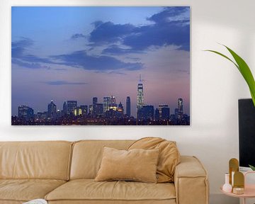 Skyline von Manhattan in New York am Abend von Merijn van der Vliet