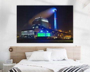 Nachtaufnahme des Electrabel-Kraftwerks in Nijmegen