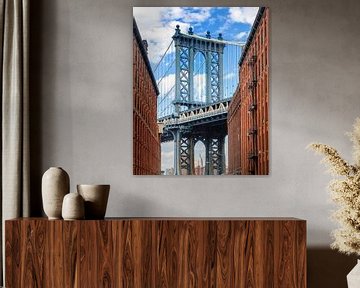 Manhattan Bridge seen from Brooklyn Backstreet von Ruurd Dankloff