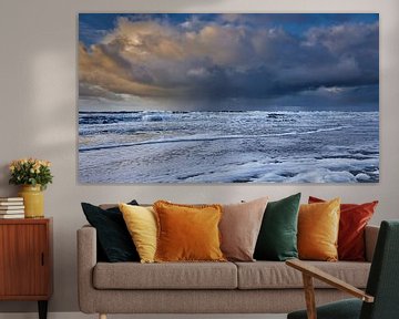 Spectaculaire donderwolken boven de Noordzee van eric van der eijk