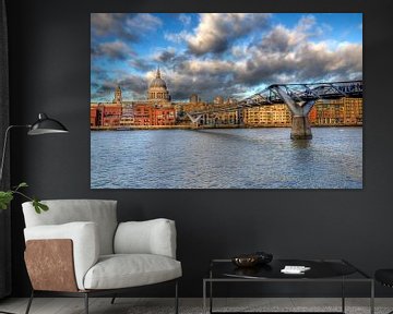 Millennium Bridge in London, UK sur Jan Kranendonk