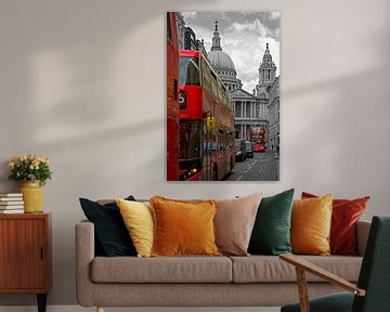 Buses for St. Paul's Cathedral in London by Anton de Zeeuw