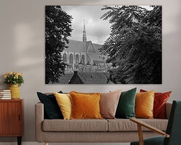 L'église Hooglandse de Leyde en noir et blanc