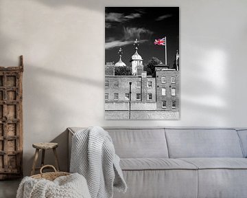 London Tower Hill in Red and Blue,  Black and White,  van Mark de Weger