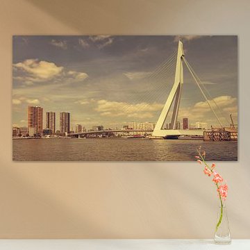 Erasmusbrug in Rotterdam (vintage look)