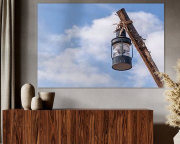 Lamp in the clouds sur Roy Kosmeijer