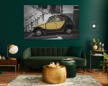 Citroën 2CV auf schwarzem und weißem Hintergrund von Rene van Heerdt