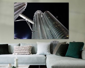 Petronas twin towers - Kuala Lumpur - Malysia van STEVEN VAN DER GEEST