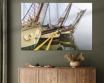 Les vieux bateaux de navigation ont amarré au quai d'IJssel dans Kampen sur Sjoerd van der Wal Photographie