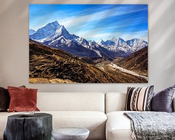 Amazing view of high Himalayan peaks, looking down into the valley. by Joris de Bont