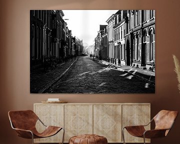 De Lange Nieuwstraat in Utrecht in herfstlicht (monochroom) van André Blom Fotografie Utrecht