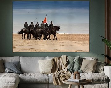 Cavalerie paarden op strand von Monique Hassink