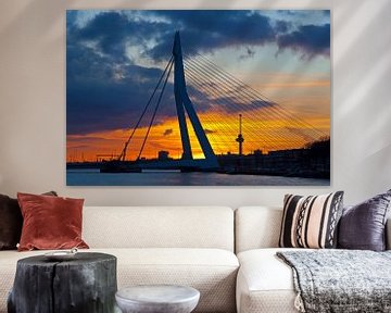 Pont Erasmus avec des nuages pendant le coucher du soleil à Rotterdam sur Anton de Zeeuw